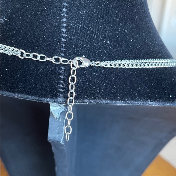 Chic Silver Tassel Necklace - Picture 5 of 7
